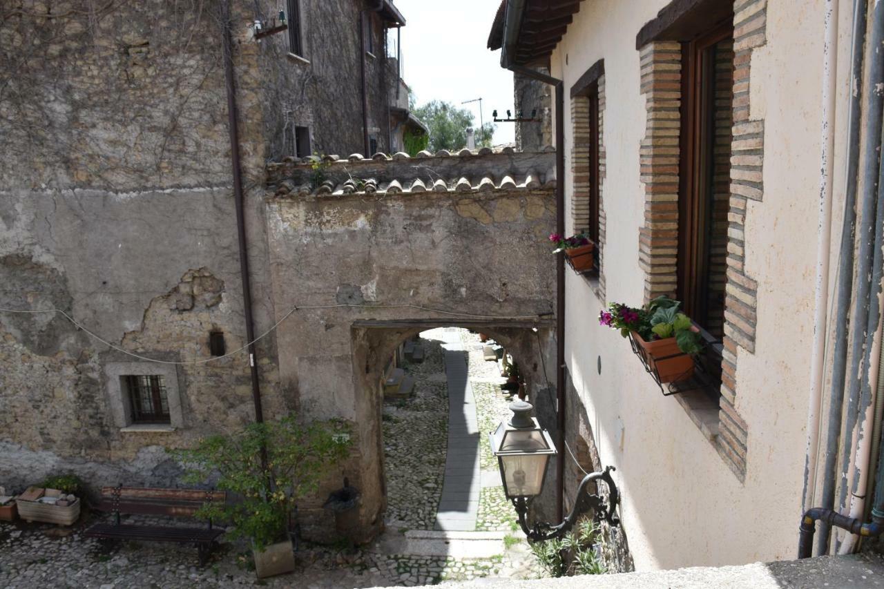 Ferienwohnung Al Castello Di Leprignano Capena Exterior foto