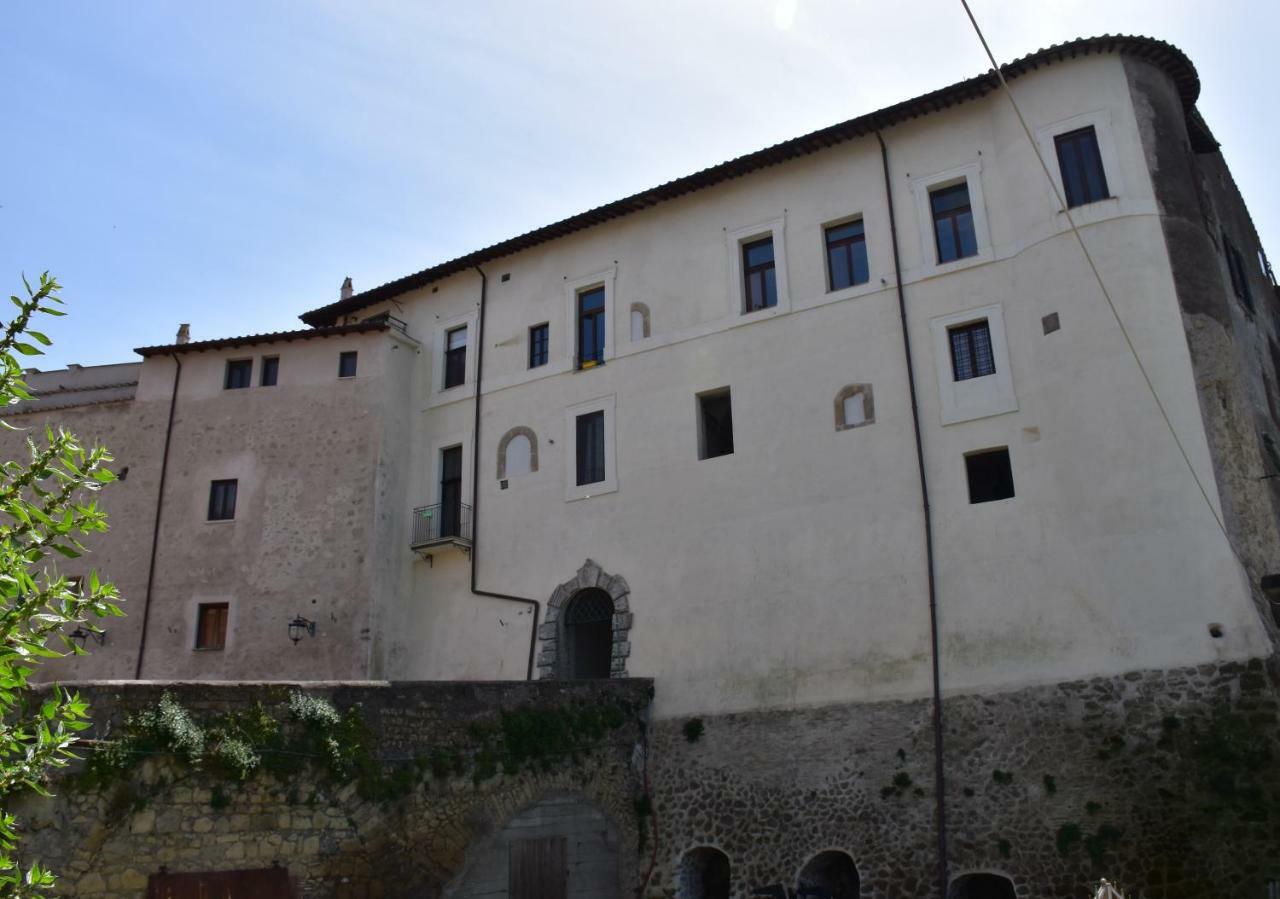 Ferienwohnung Al Castello Di Leprignano Capena Exterior foto