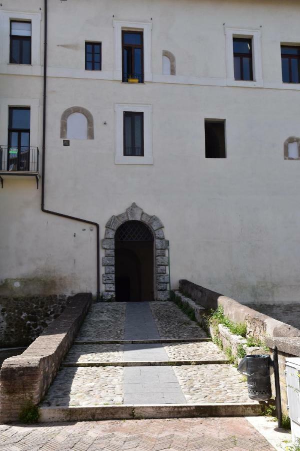 Ferienwohnung Al Castello Di Leprignano Capena Exterior foto