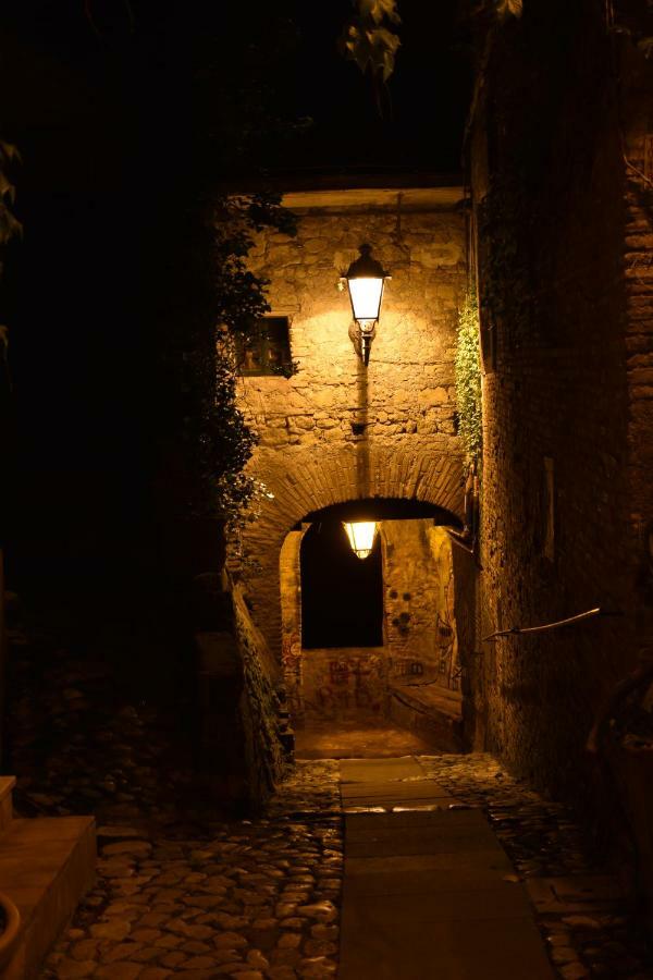 Ferienwohnung Al Castello Di Leprignano Capena Exterior foto